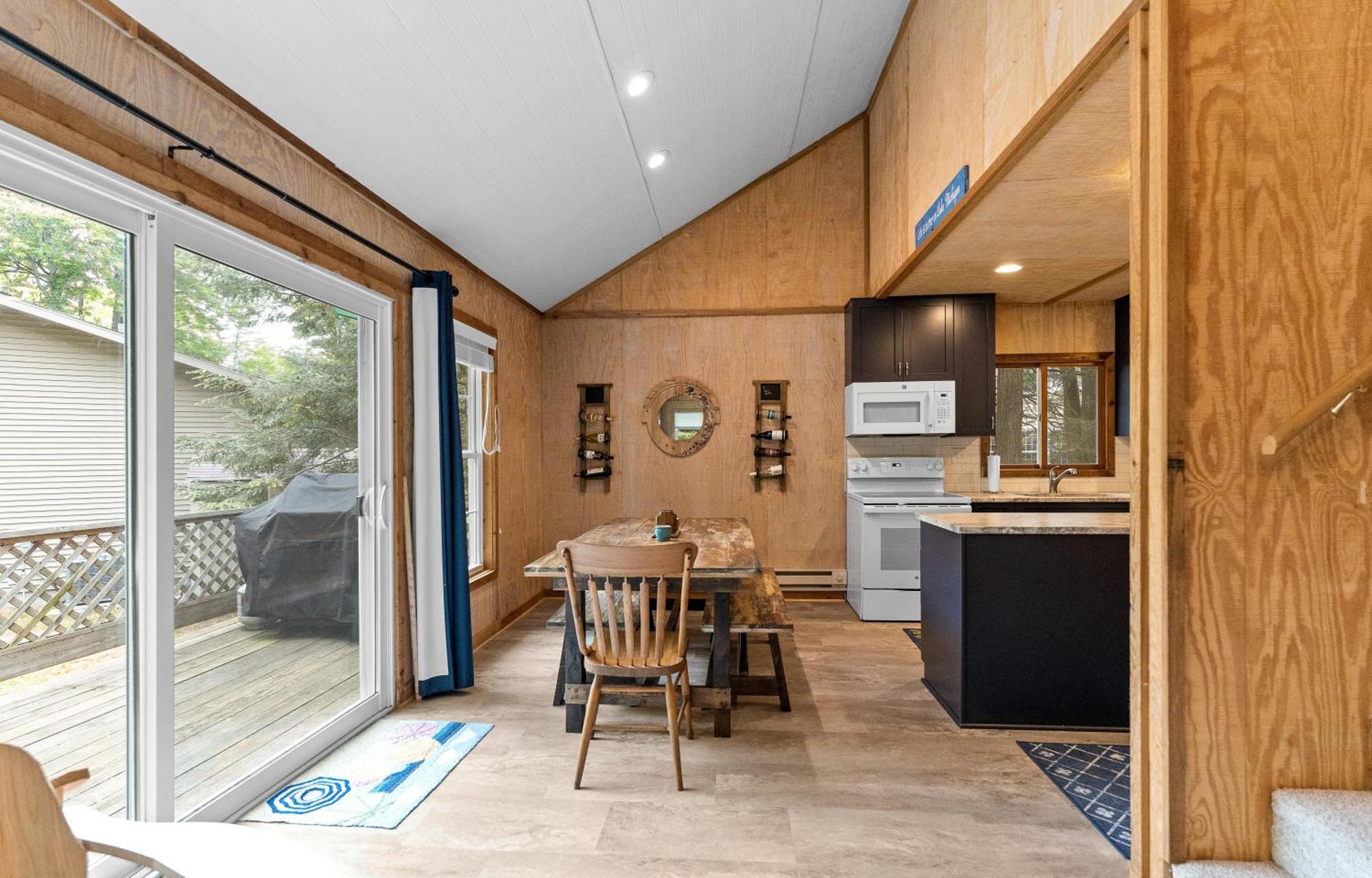 Experience The Charm Of Silver Lake At Parrothead Retreat Mears Exterior photo