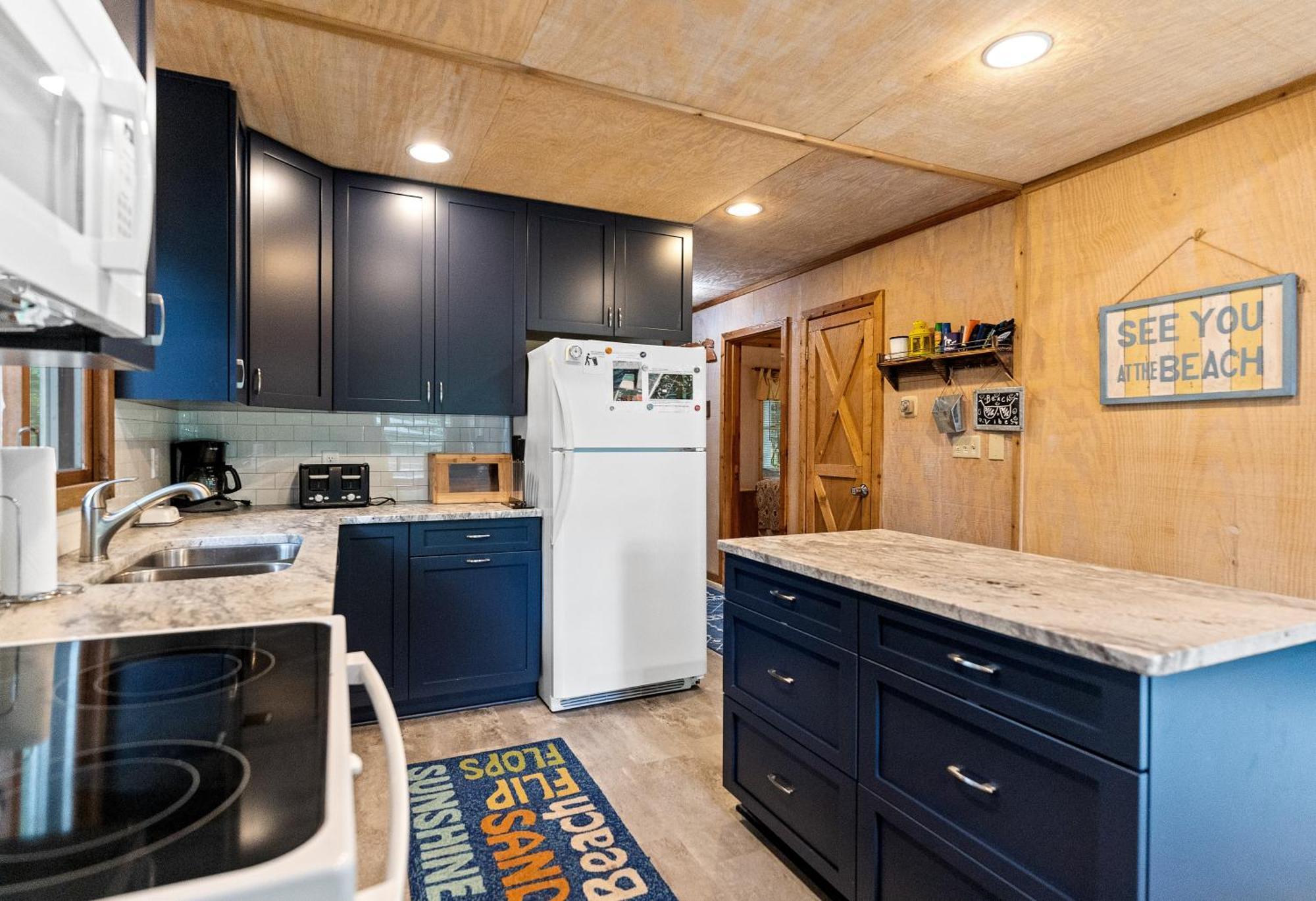 Experience The Charm Of Silver Lake At Parrothead Retreat Mears Exterior photo